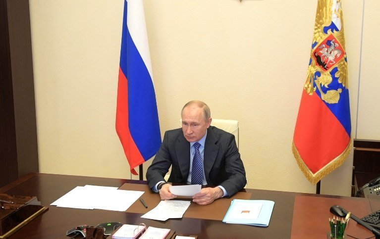 Путин упразднил два федеральных агентства