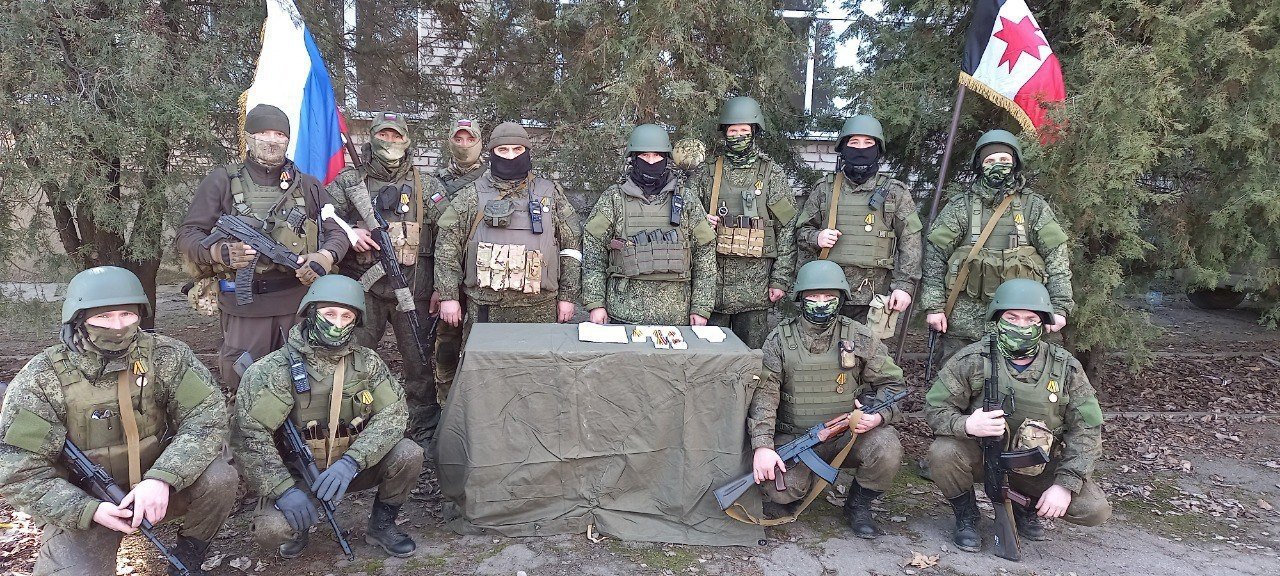Удмуртских бойцов полка территориальной обороны Италмас имени Калашникова наградили медалями