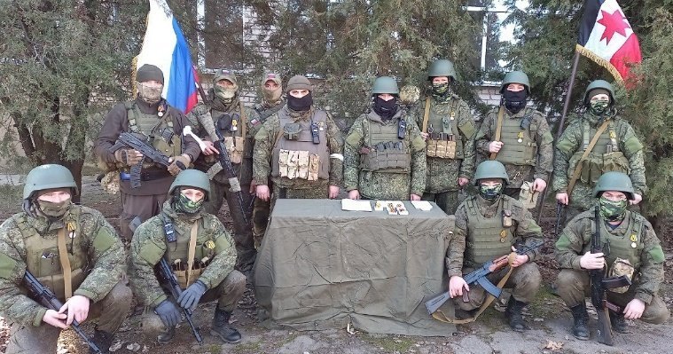 Удмуртских бойцов полка территориальной обороны «Италмас» имени Калашникова наградили медалями 