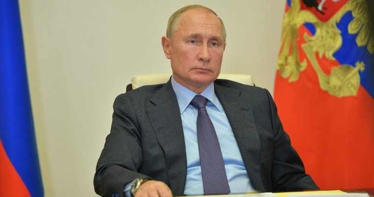 Путин поручил продлить коронавирусные доплаты врачам на октябрь   