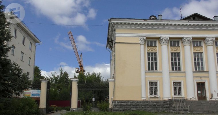 Удмуртия может лишиться федеральных средств на ремонт нацбиблиотеки в Ижевске