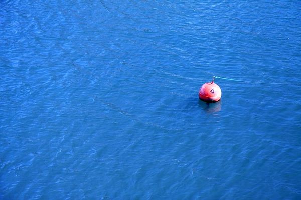 Пропавший в море у Пхукета житель России сутки держался за буек