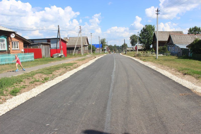 В Воткинском и Игринском районах Удмуртии приняли две отремонтированные дороги