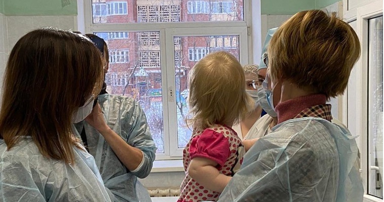 Детский омбудсмен предложила ввести стандарт ухода за детьми без родителей в больницах после инцидента в Ижевске