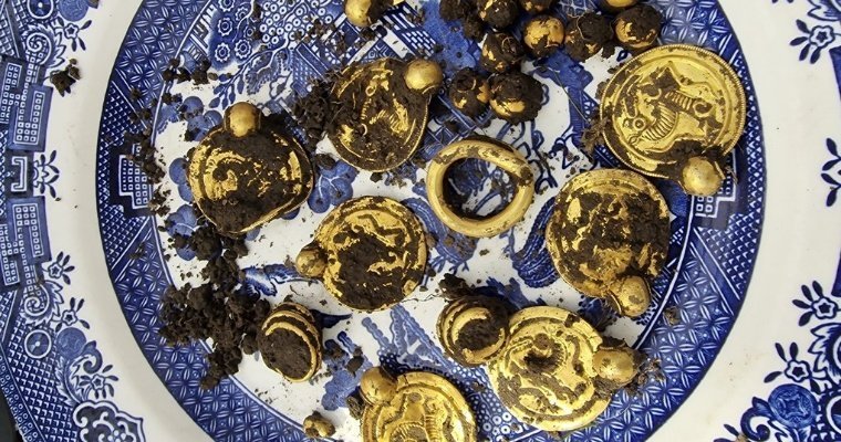 Купивший металлоискатель ради нового хобби норвежец нашел клад с золотом VI века