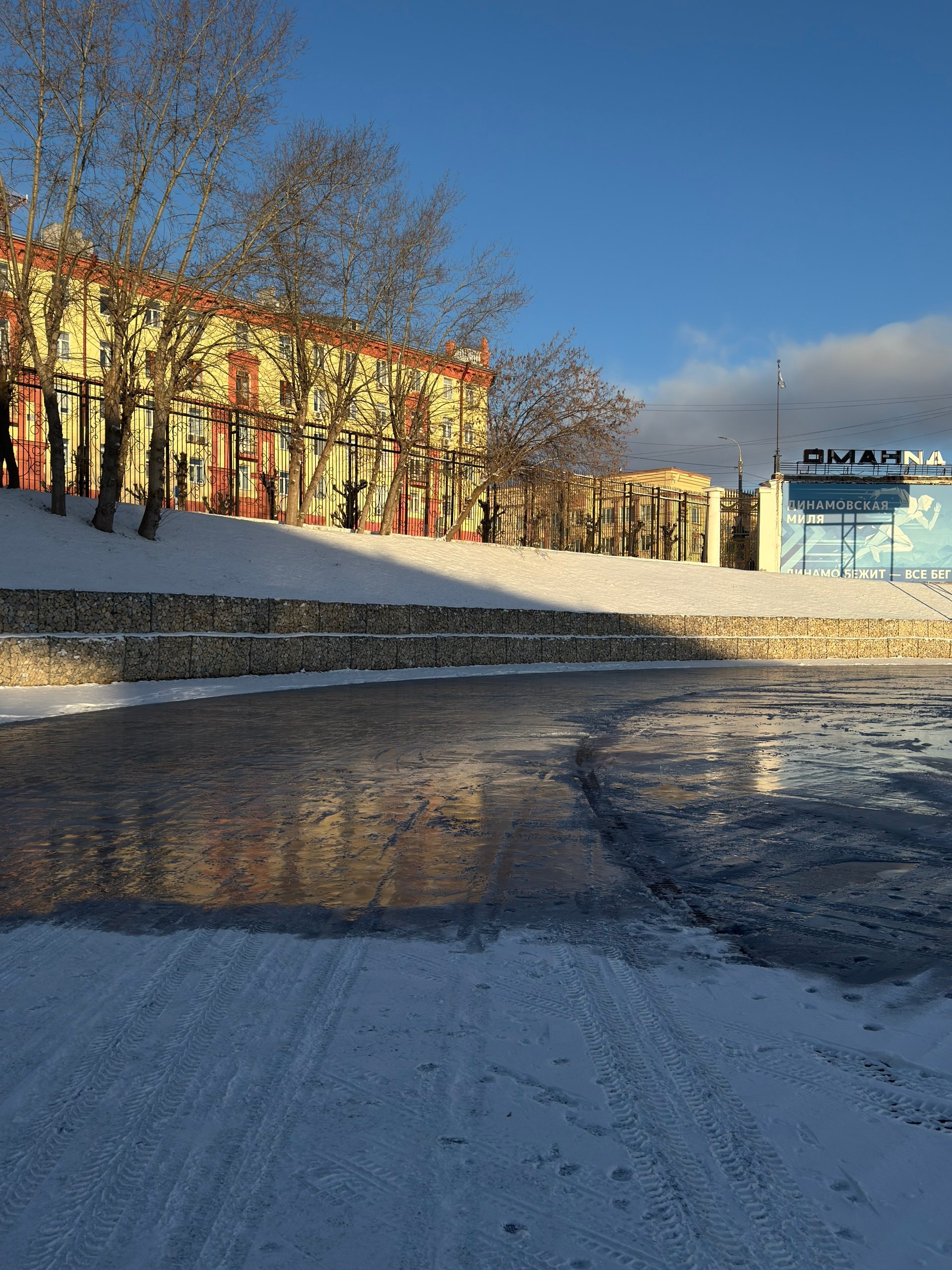 В Ижевске начали заливать каток на стадионе «Динамо»