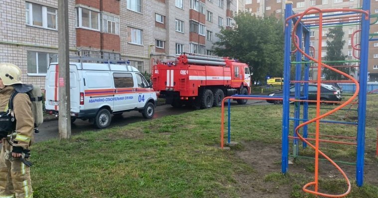 Из-за утечки газа в Ижевске выбило окна в квартире на улице Степана Разина