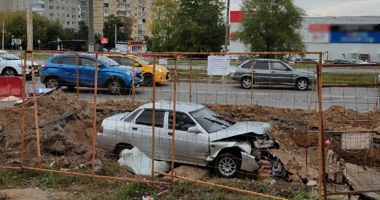 Итоги дня: дата инаугурации Александра Бречалова и угодивший в яму автомобиль в Ижевске