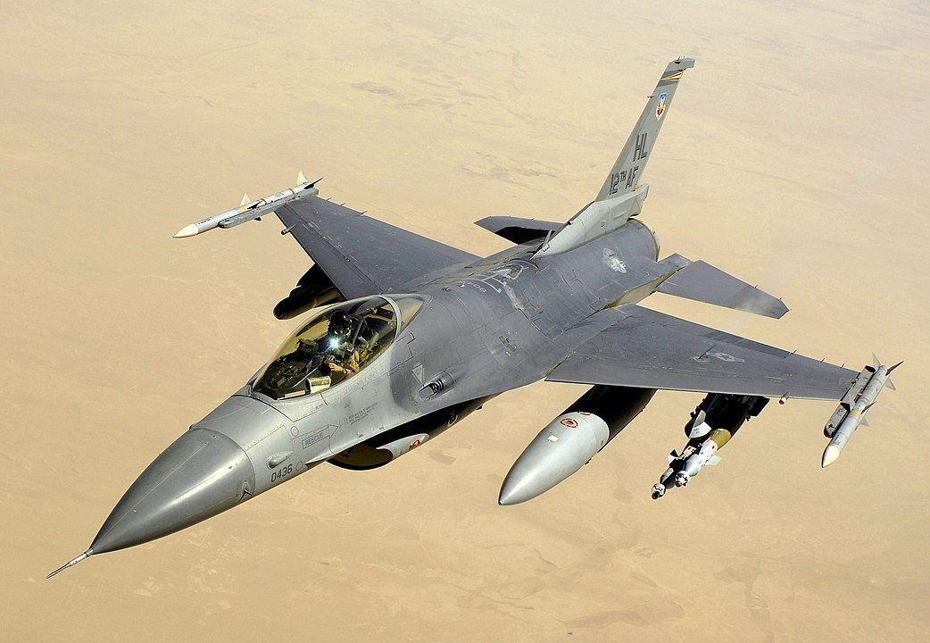Группа сенаторов США потребовала отправить на Украину истребители F-16