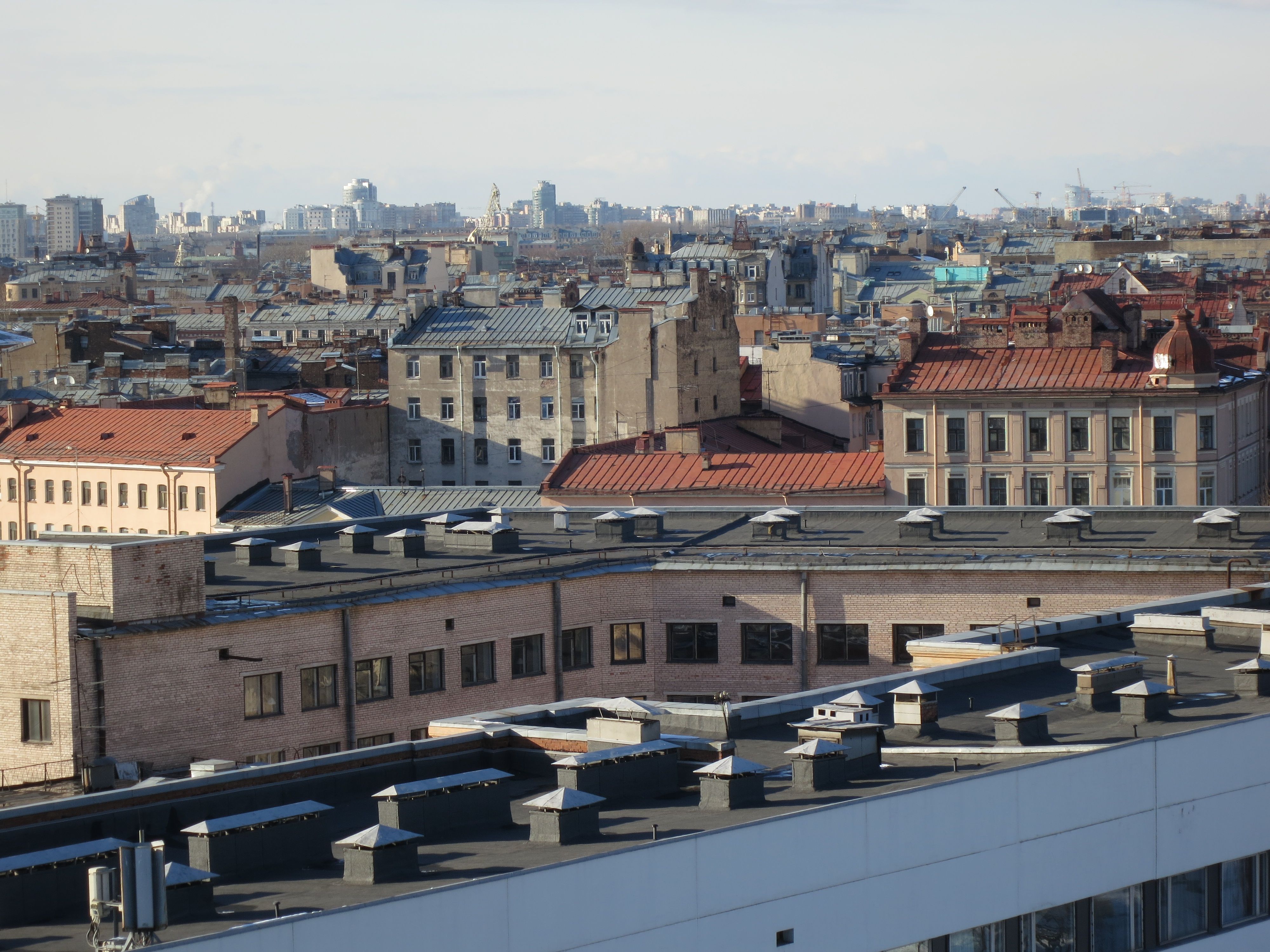 Мэр Санкт-Петербурга решил закрыть крыши для туристов