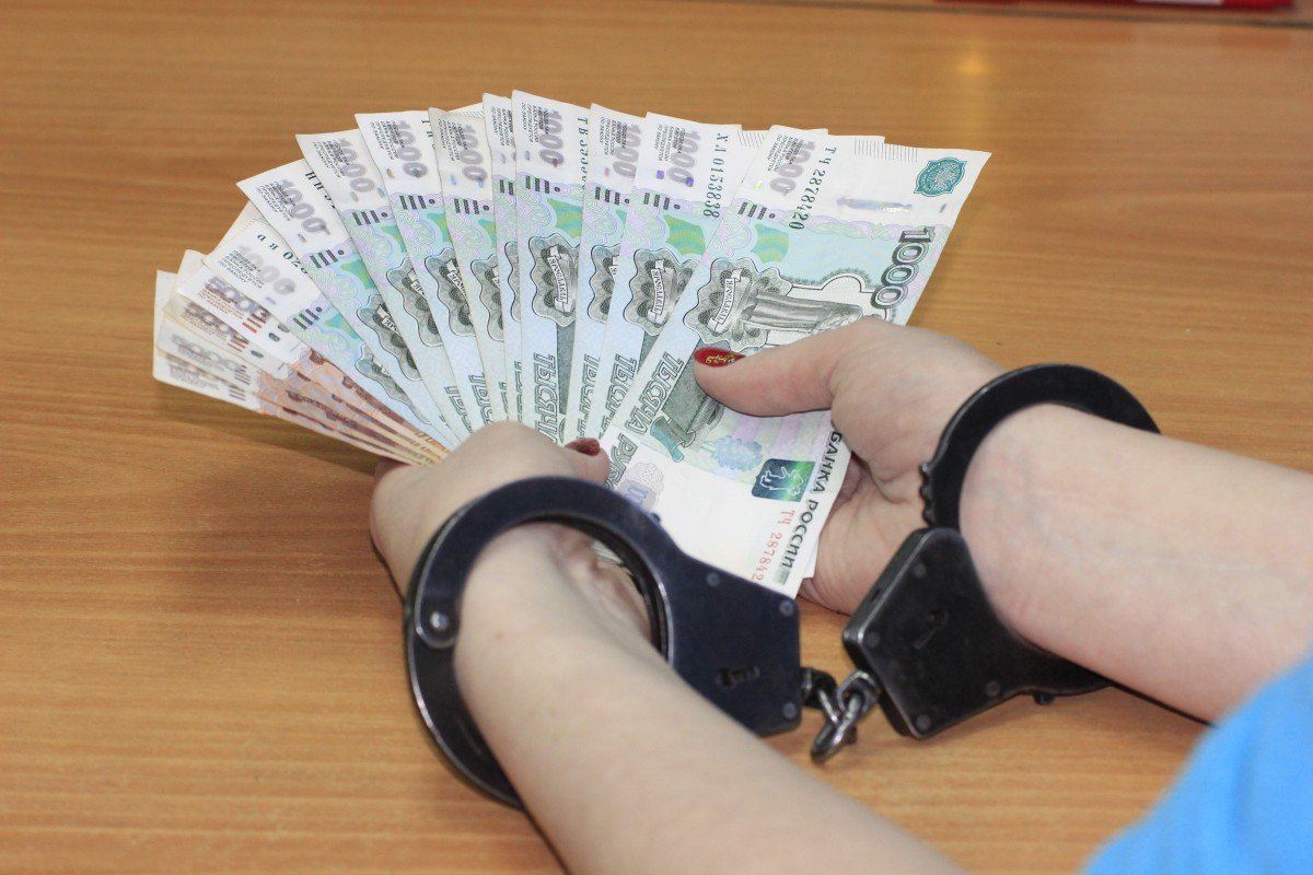 В Удмуртии главного бухгалтера исправительного учреждения наказали за мошенничество