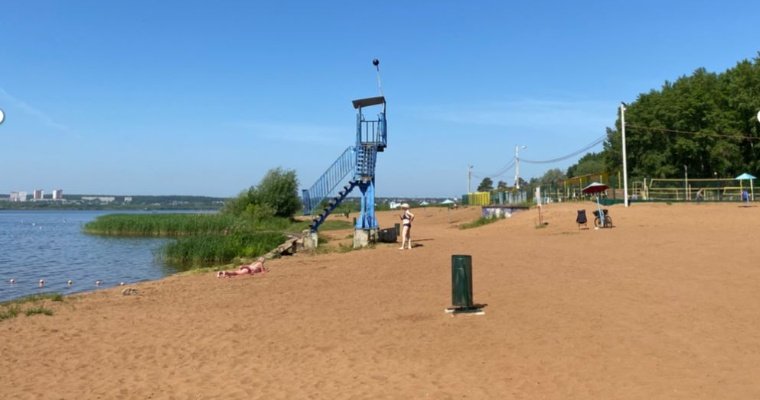 Городской пляж Ижевска открыли для отдыхающих 