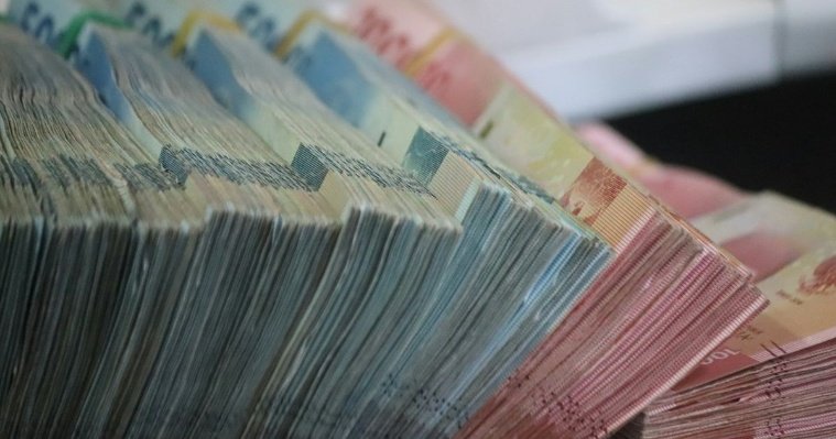 ВТБ: юань займет треть валютных сбережений россиян к концу года 