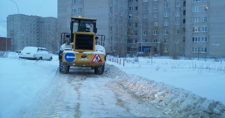 79 единиц техники вышло на уборку снега в Ижевске 6 января