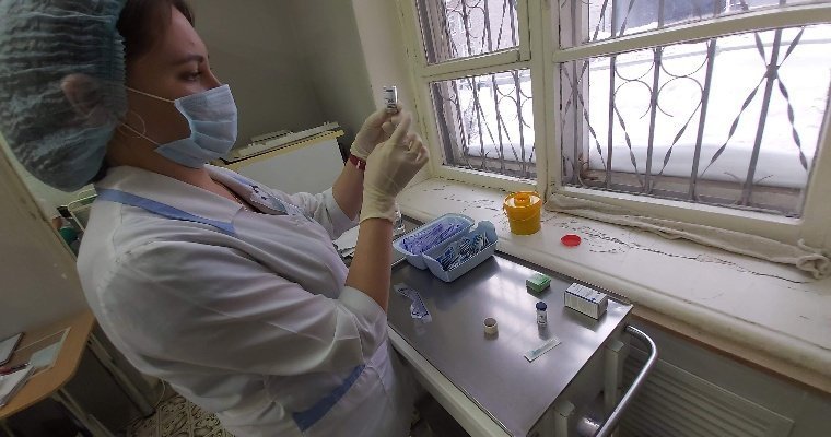Итоги дня: заболевшие ковидом после вакцинации в Удмуртии и сдвиг сроков по объекту в Камбарке