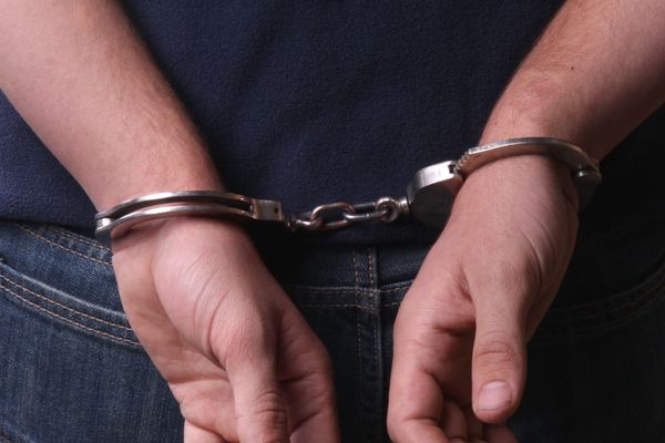 Вещи владельца украл со съемной квартиры глазовчанин