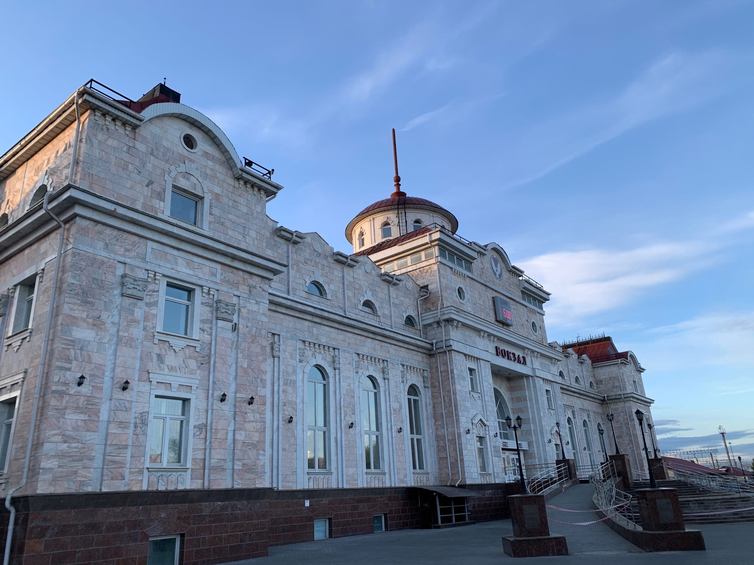 Парковка у железнодорожного вокзала Ижевска станет платной