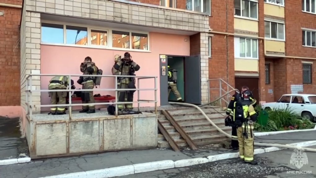 В подъезде дома на улице Тимирязева в Ижевске загорелись электрощитовые