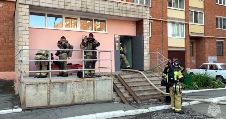 В подъезде дома на улице Тимирязева в Ижевске загорелись электрощитовые