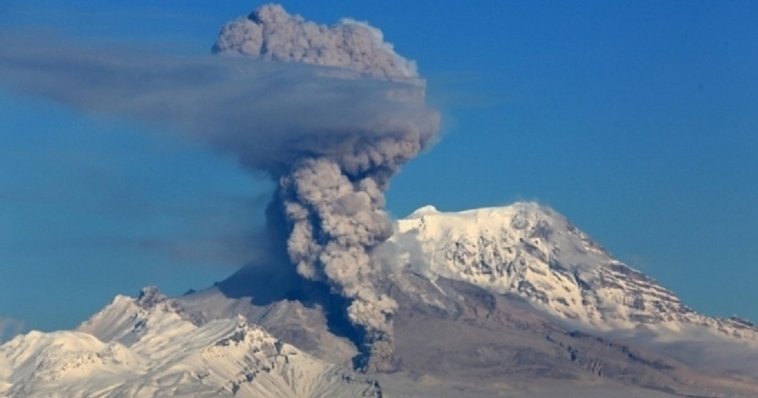 Поселок на Камчатке может засыпать вулканическим пеплом 