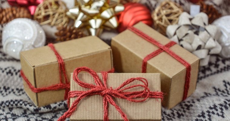 Сотрудницу центра соцобслуживания в Удмуртии могут уволить за грубый ответ в соцсетях про подарки детям