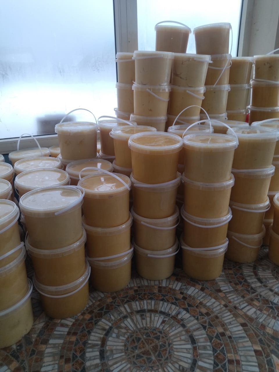 Пчеловод из Можгинского района отправил участникам спецоперации 500 кг мёда