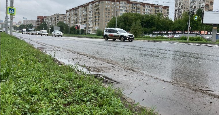 В сентябре на тонущей во время дождей улице Карла Маркса в Ижевске отремонтируют ливнёвку