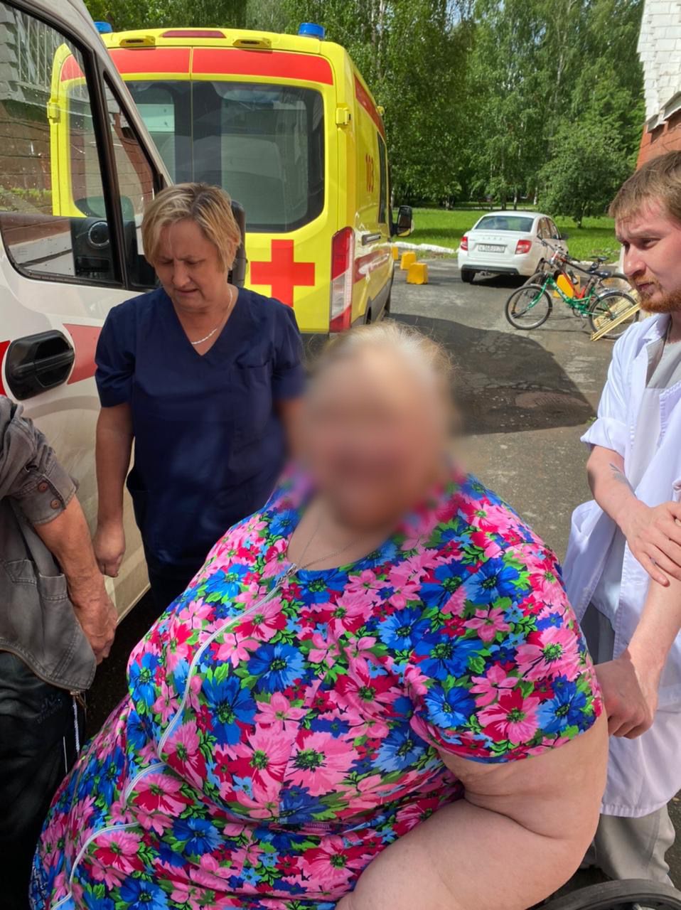 В ижевскую больницу эвакуировали жительницу Киясовского района с опасно высокой массой тела 