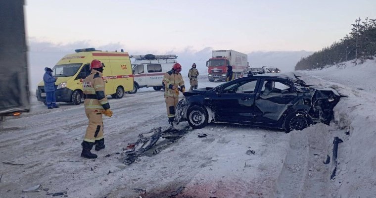 Три автомобиля столкнулись на трассе Сарапул-Ижевск