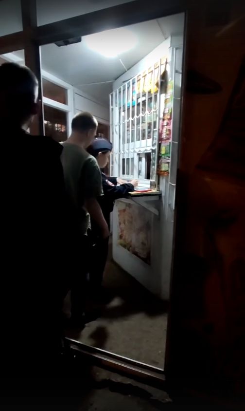 Благодаря обращениям горожан в Ижевске выявили две точки нелегальной продажи алкоголя