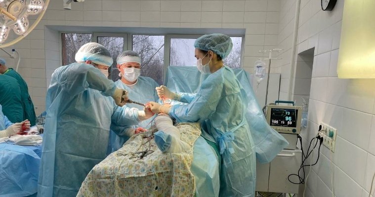 Ижевские хирурги впервые провели серию одномоментных операций на повреждённых костях ног