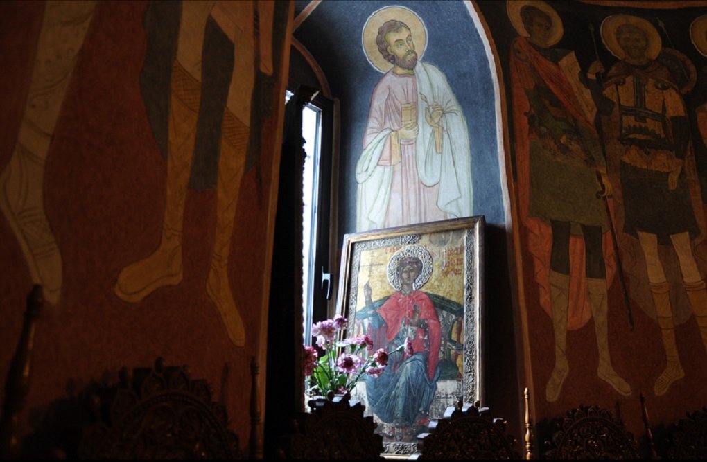 ФСБ пресекла вывоз на Украину более 100 православных икон