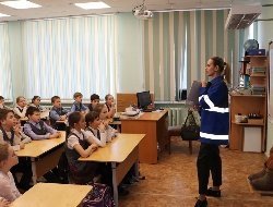Сотрудники Удмуртэнерго рассказали третьеклассникам об опасности электричества