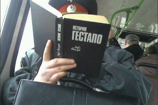 Полицейский в Саратове признался в избиении задержанного для получения признательных показаний