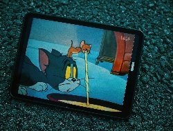 Эксперт пояснила, почему портится зрение после долгого просмотра сериалов на телефоне 