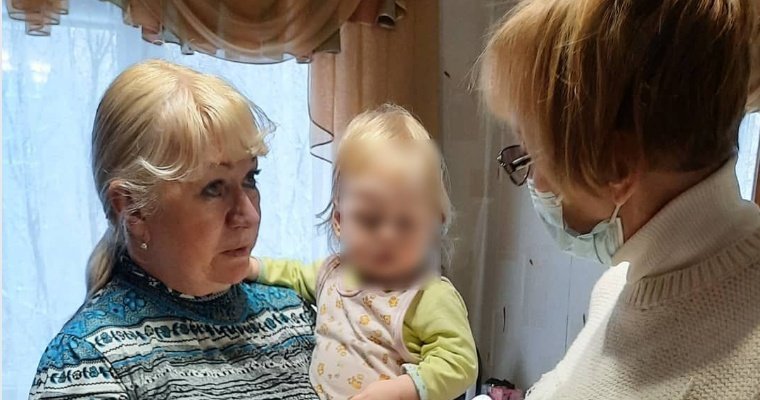 Малышку из ГКБ №3 Ижевска взяла под опеку бабушка  