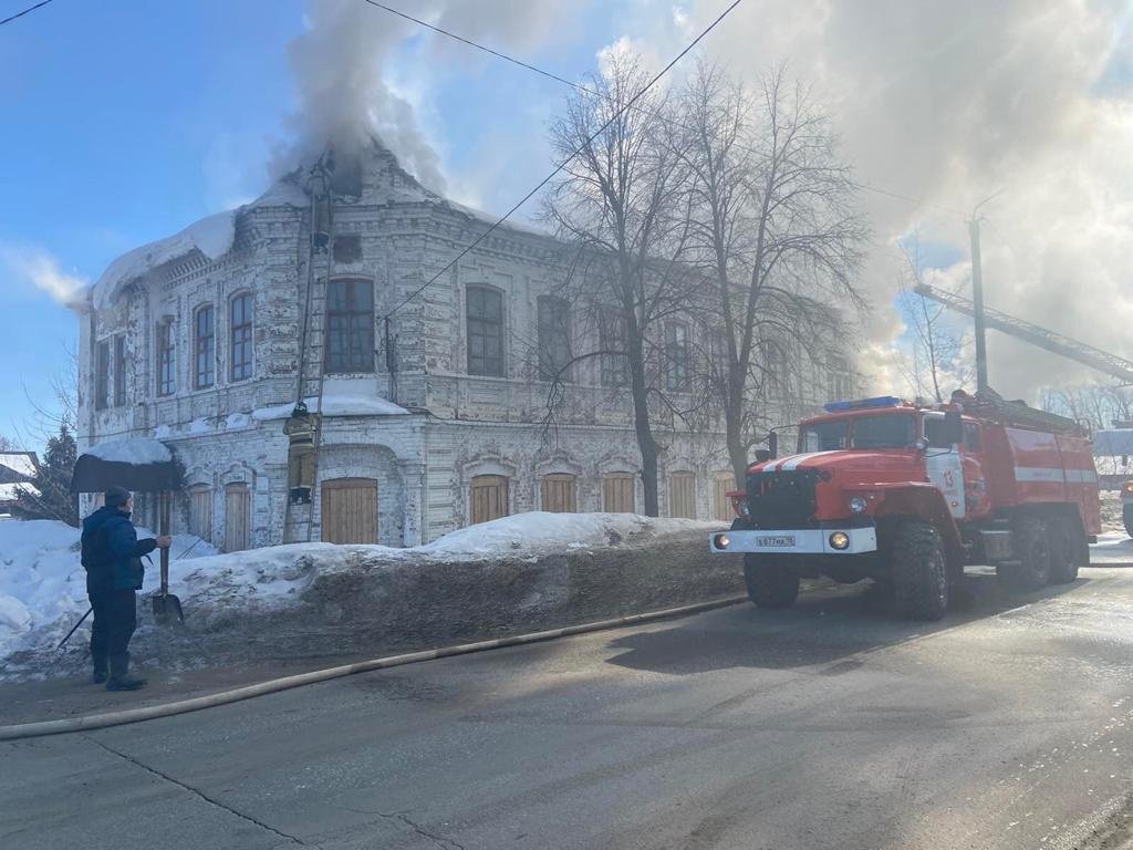 В Сарапуле произошёл пожар в историческом доме купца Ершова