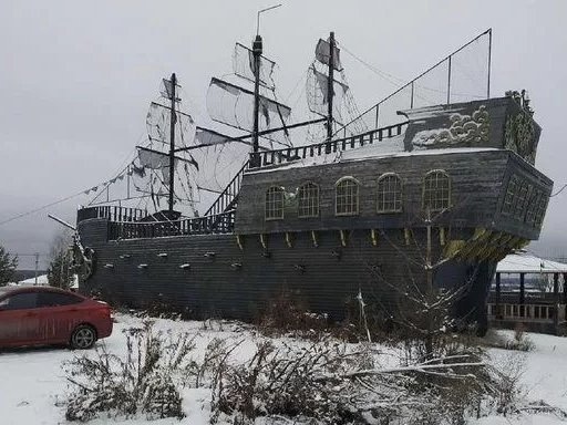 Цена коттеджа-корабля в Ягуле снизилась на один миллион рублей