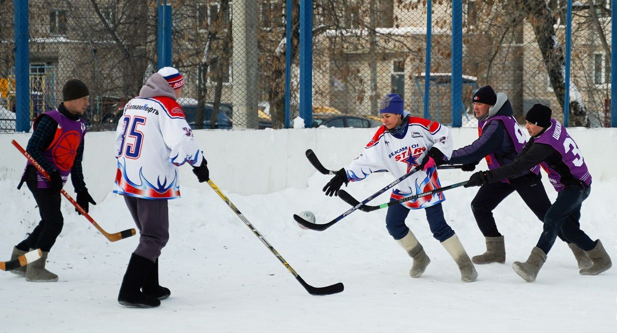 В Ижевске определили лучшие детские и школьные команды в хоккее на валенках