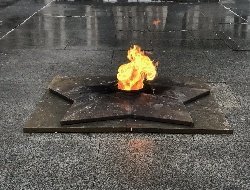 Огни у мемориалов павшим воинам в Удмуртии будут обслуживать безвозмездно
