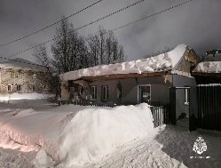 Картина дня: обвалы крыш под тяжестью снега в Удмуртии и новый термальный комплекс в Воткинске