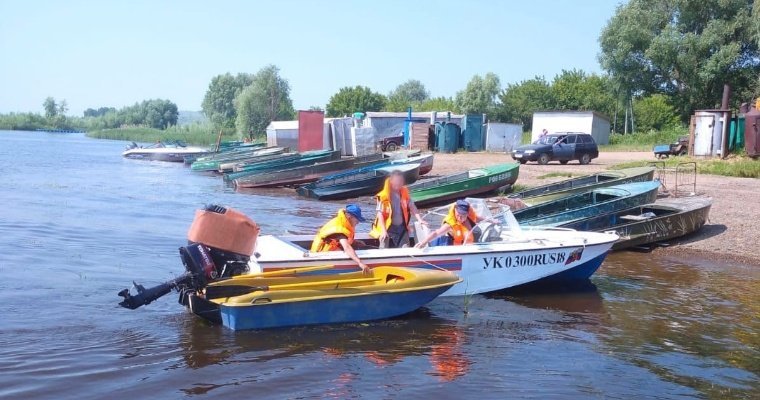 В Каракулинском районе спасатели нашли лодку с пропавшим мужчиной