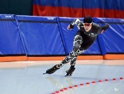 Конькобежец из Ижевска стал первым на дистанции в 500 метров на Чемпионате России