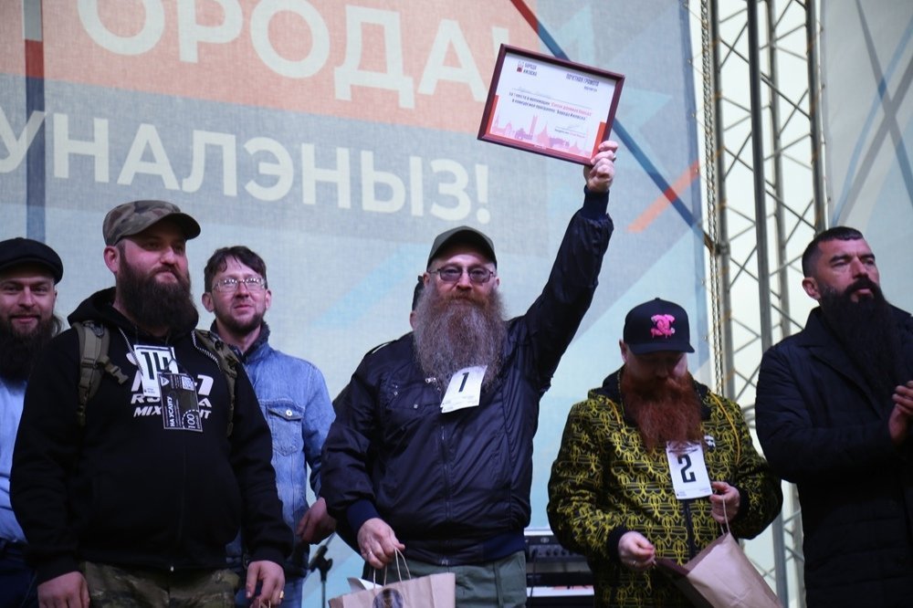 Конкурс бородачей в Ижевске, экономия цемента в России и истощение запасов нефти в США: новости к этому часу