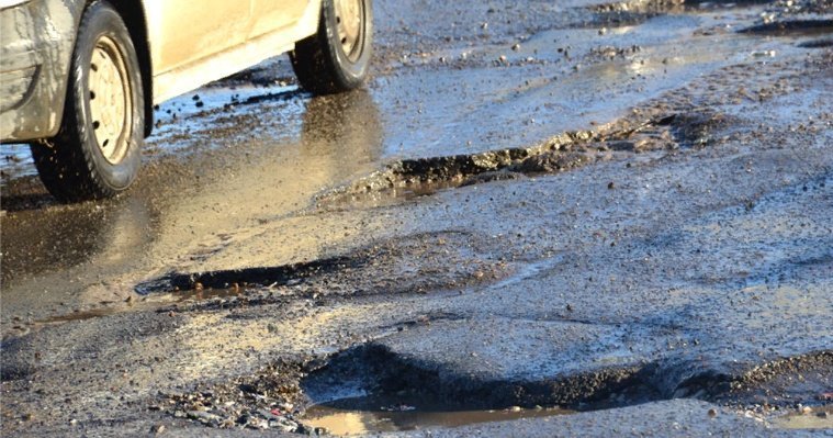 Больше 200 ДТП в Ижевске в 2020 году произошло из-за плохих дорог 