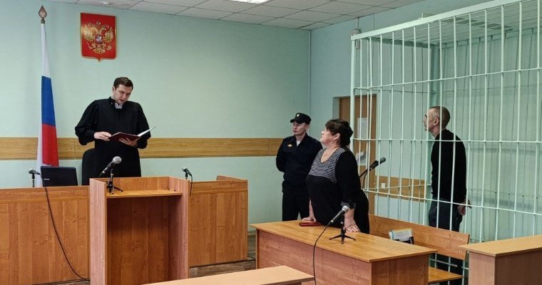 Жителя Глазова осудили за избиение отца