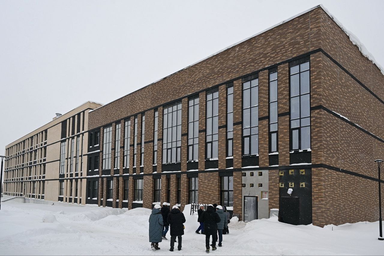 В новой школе в Хохряках готовят к запуску два бассейна