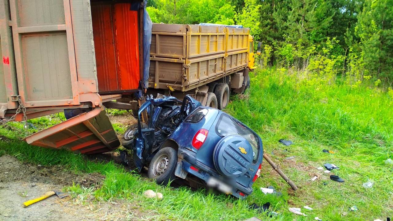 Водитель «Нивы» погиб в тройном ДТП на трассе в Удмуртии