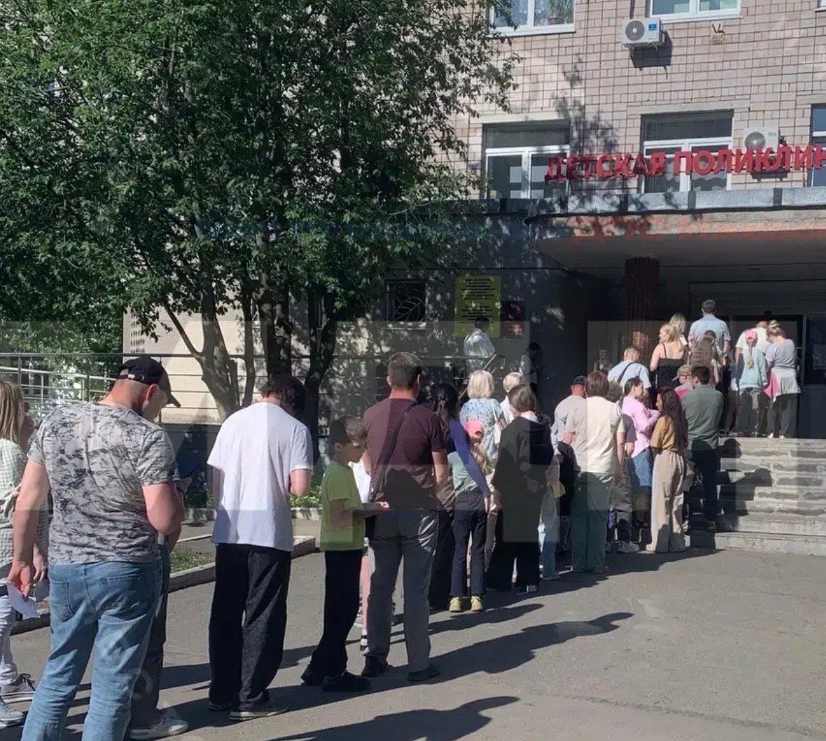 Ижевчане жалуются на большие очереди в детских поликлиниках