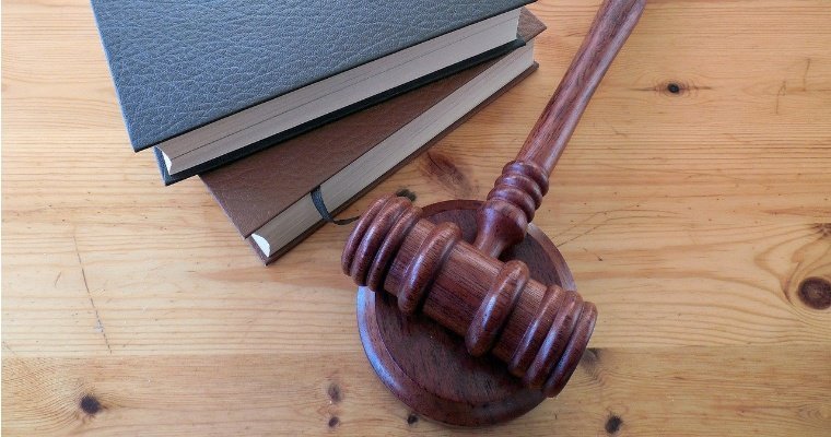 Жительницу Камбарки осудили за драку с судебным приставом